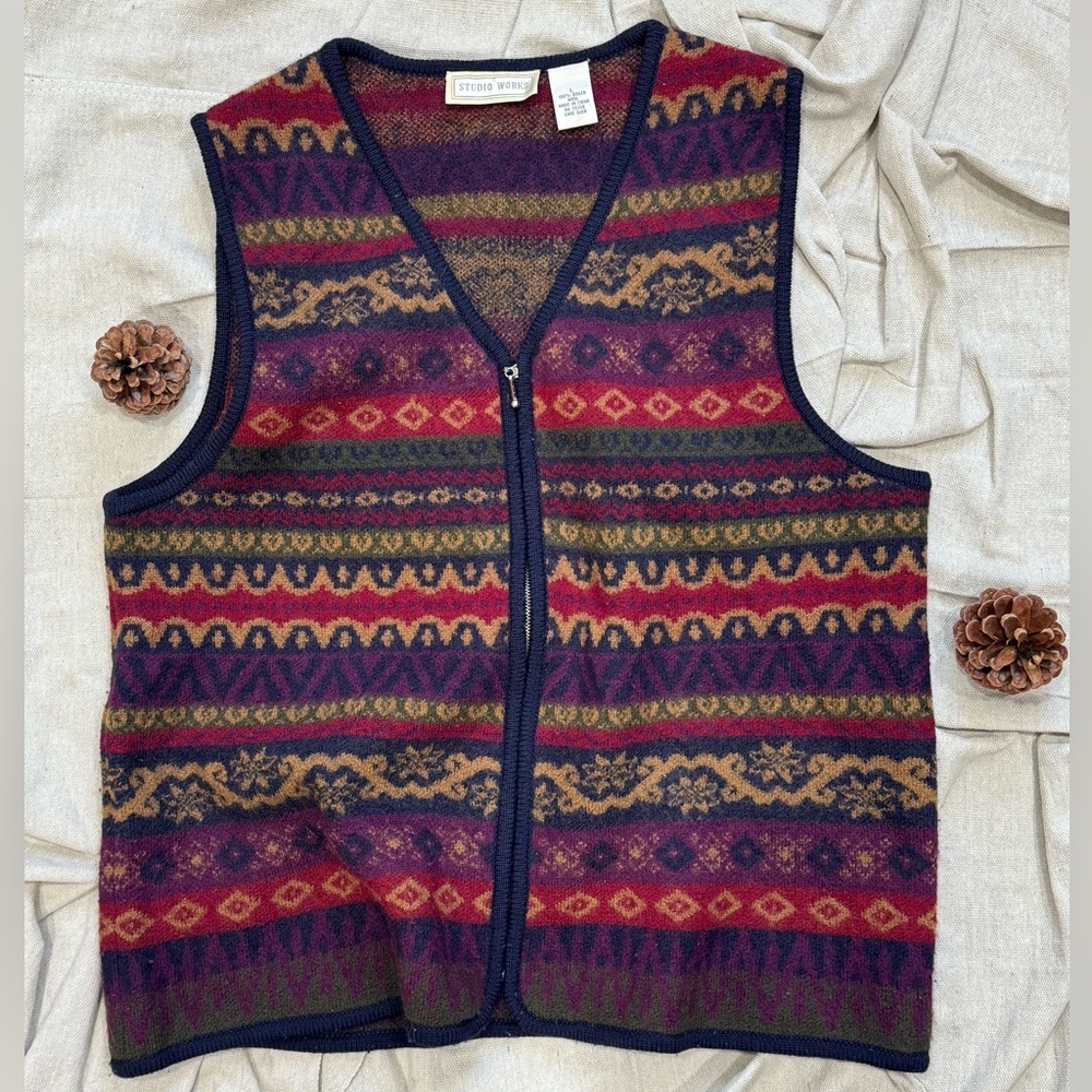 Vintage wool women’s vest size L